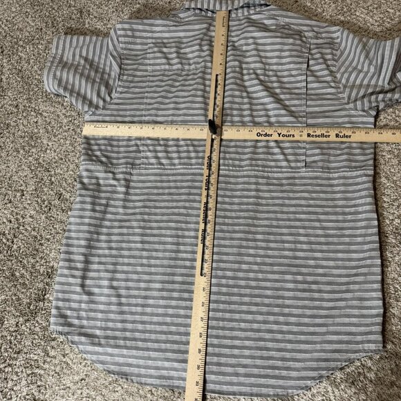 Columbia Shirt Mens Large Gray Striped Short Sleeve Vented Mesh Zip Pocket Logo - Picture 6 of 8